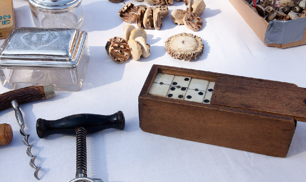 德学者和记者撞款:你的麦克风我也有